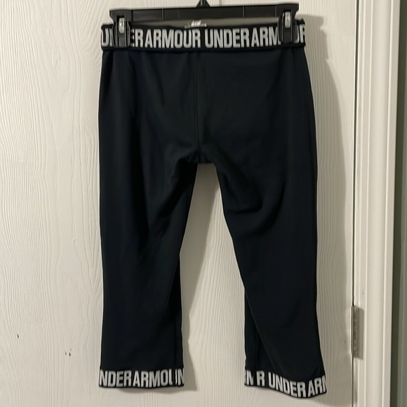 💰Under Armour With Logo Black Capris Leggings Size Small - Picture 5 of 6
